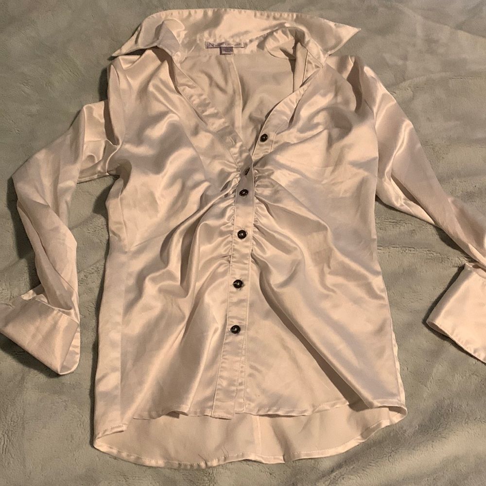 Lilac Bloom White Long Sleeve XS | Worn Once | Made in China